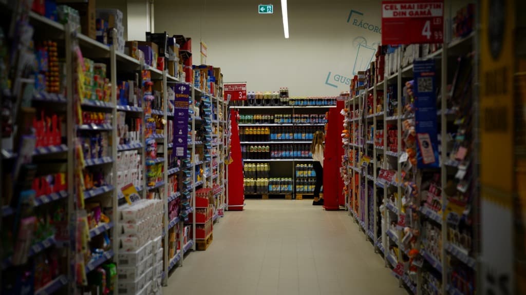 Tânăr din Blaj reținut pentru furt de produse cosmetice