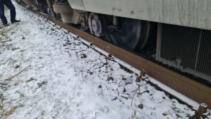 Intervenții urgente pe calea ferată din Albești după o defecțiune majoră