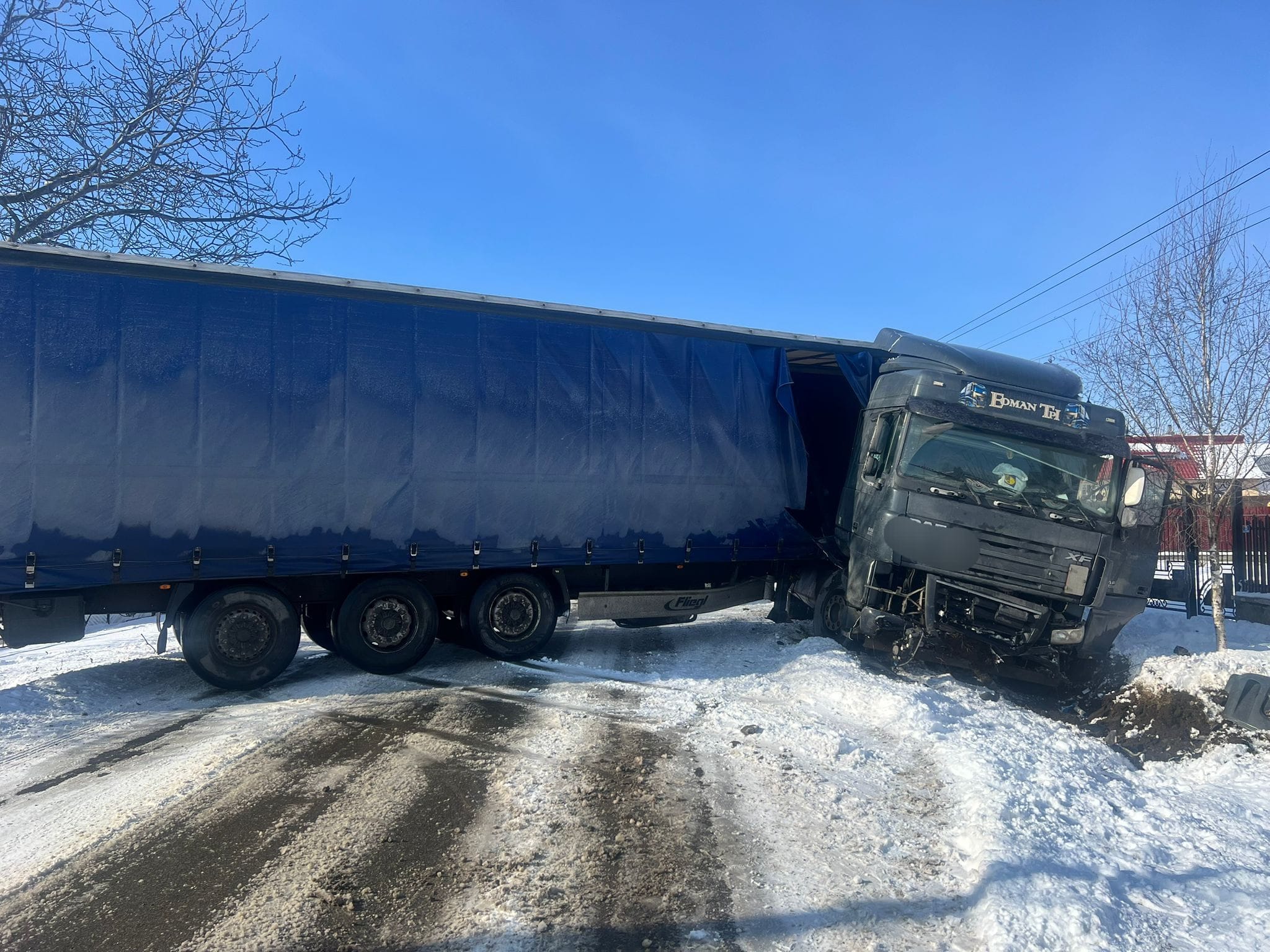 Accident rutier cu autotren în comuna Petricani