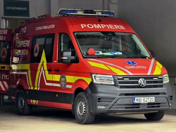 Pompierii din Târgu Mureș intervin după un accident auto pe strada Remetea
