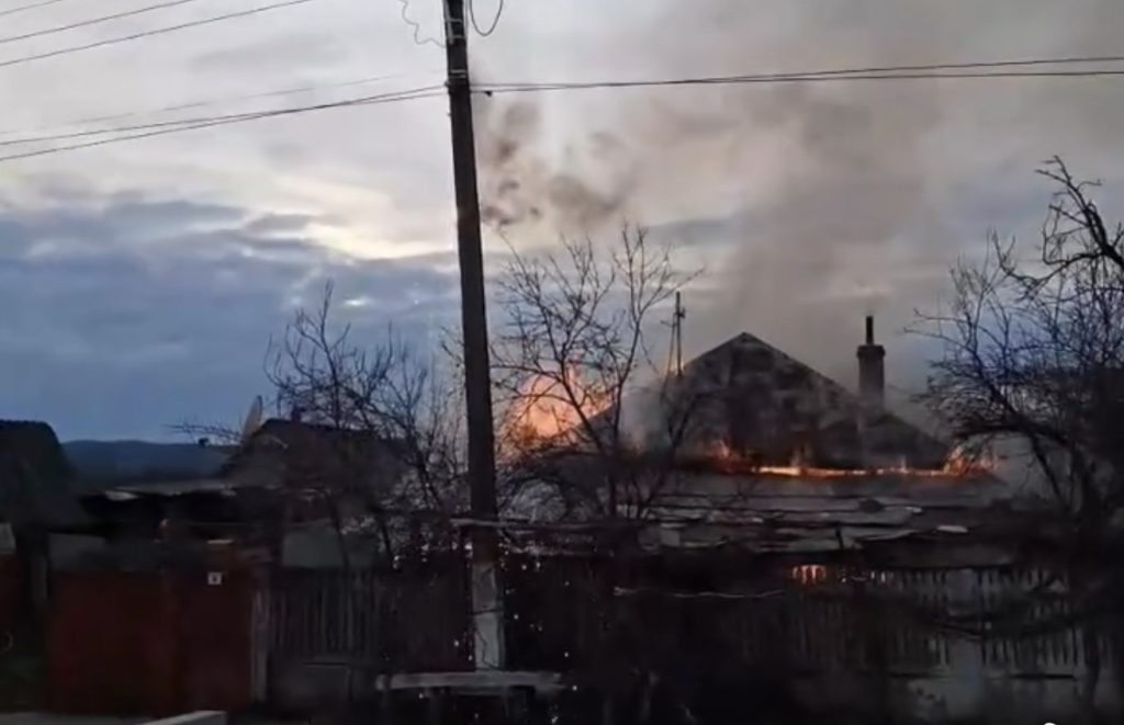 Incendiu la o locuință în Stănești, județul Vâlcea