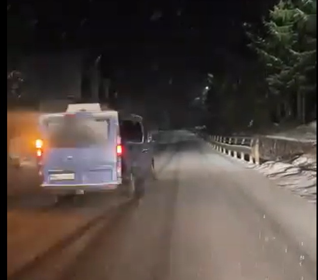 Ninsoare în Maramureș: Drumurile acoperite și condiții de iarnă