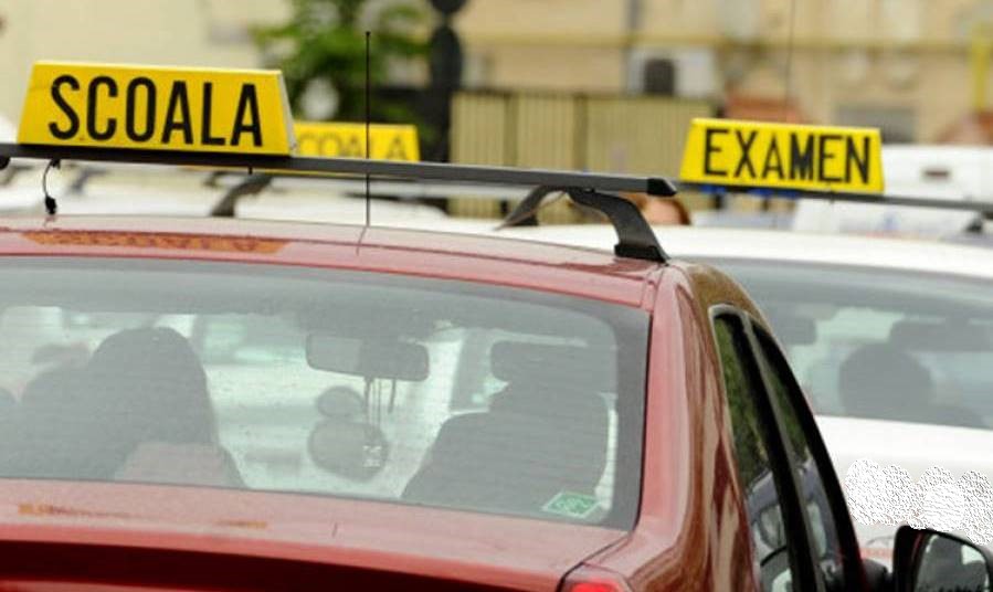 Bărbat depistat băut în timpul examenului auto la Roman