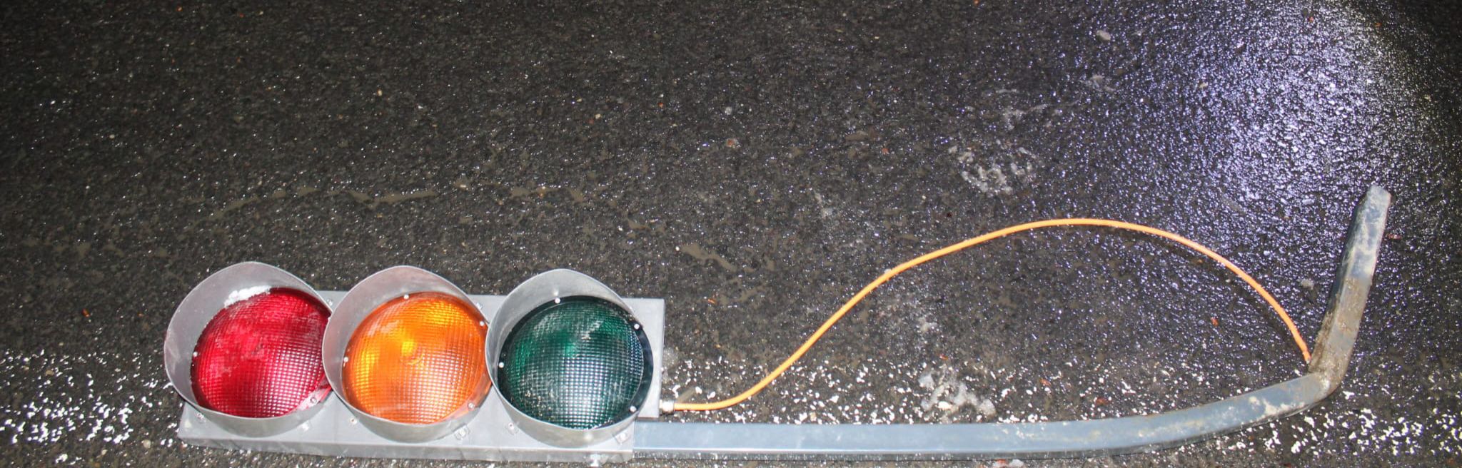 Accident în Bicaz-Chei: șofer cu dosar penal după coliziune cu semaforul