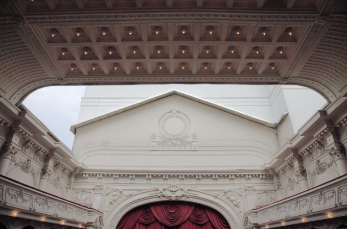 Teatrul Odeon susține Campania ‘Artiștii pentru artiști’ cu spectacolul ‘Neliniște’