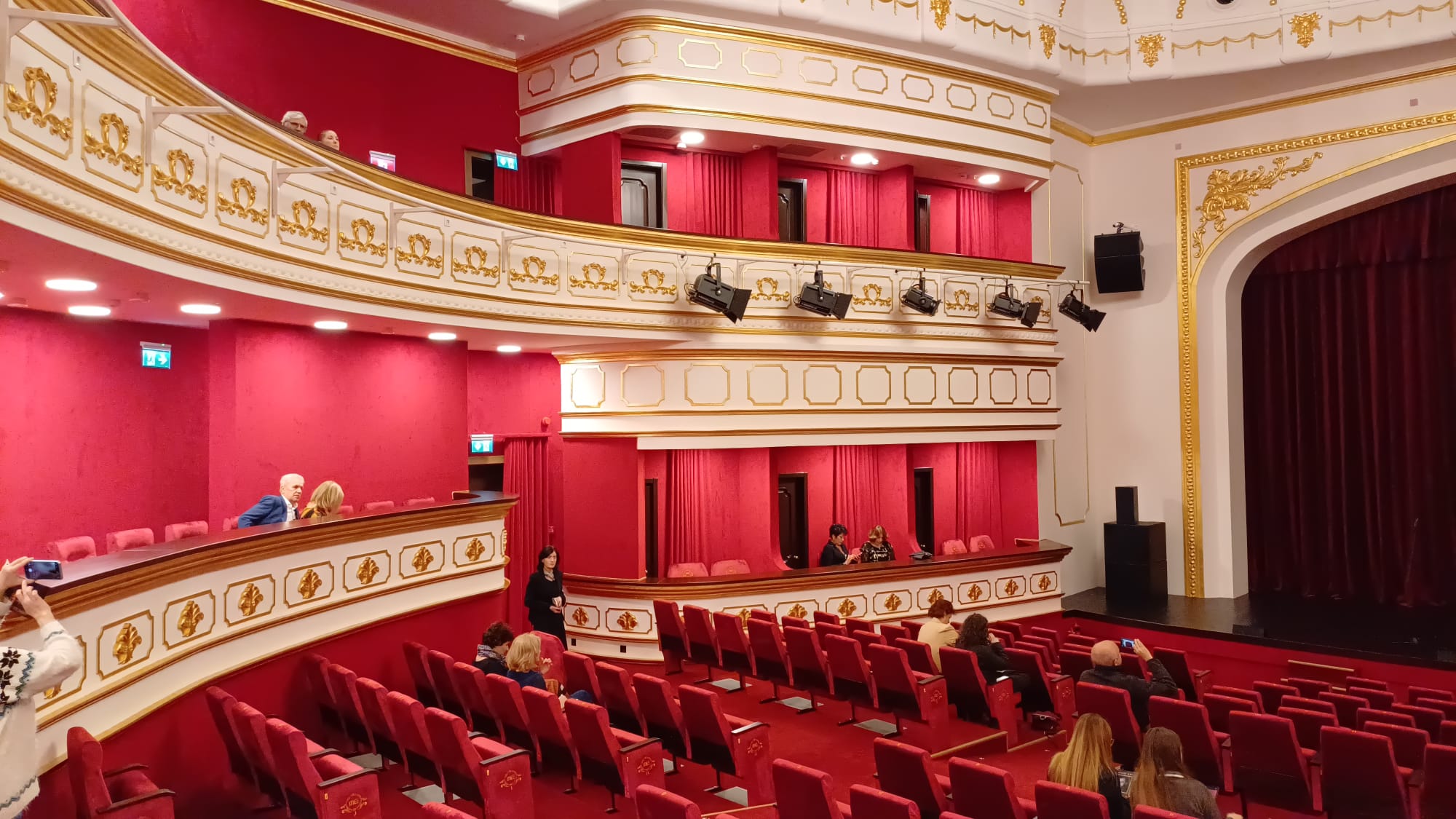 Premiera spectacolului „Legături de sânge” la Teatrul Mihai Eminescu