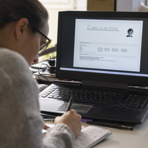 Dezvoltarea profesională în fața automatizării: oportunități pentru tineri