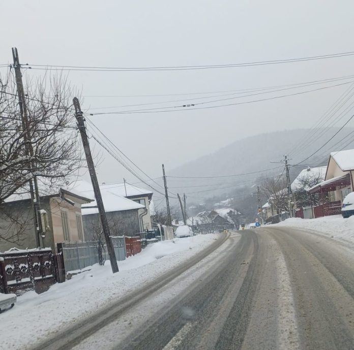 Pompierii din Vrancea monitorizează condițiile meteo aspre