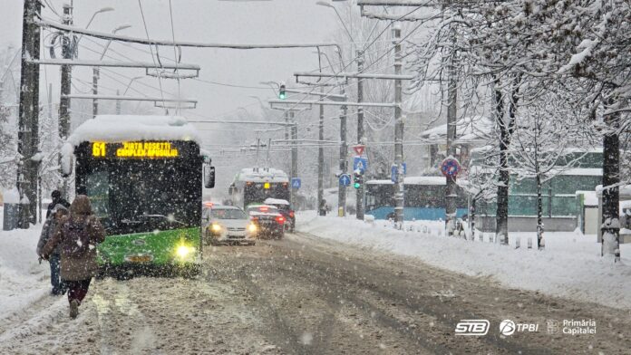 Transportul în comun din București funcționează normal după deszăpezire