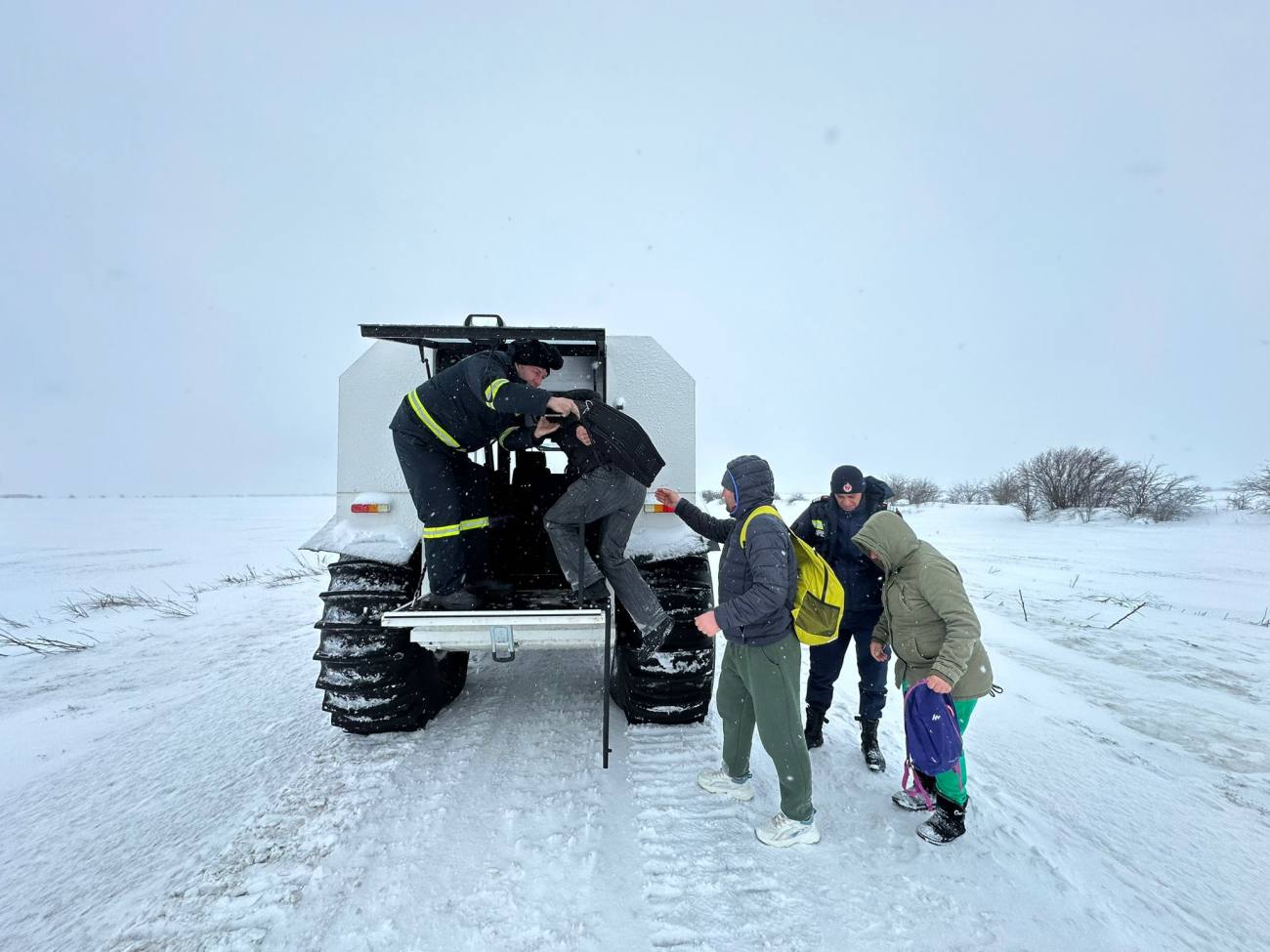 Ninsorile afectează România, opt județe sub cod portocaliu de vreme severă