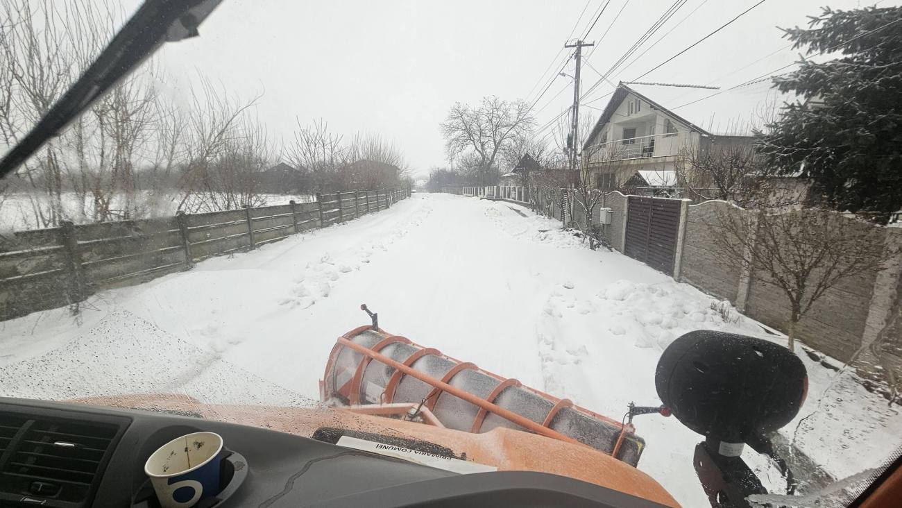 Ninsori în Dărmănești: Autoritățile mobilizate pentru siguranța circulației
