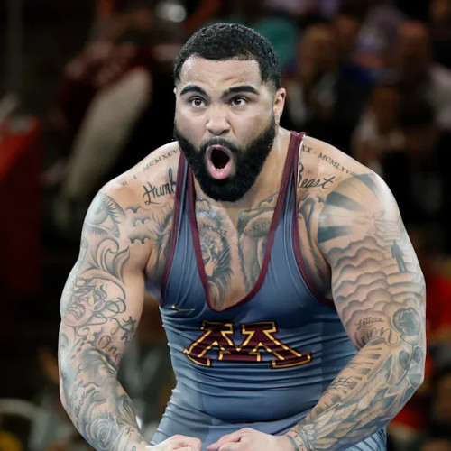 Gable Steveson îl domină pe Hugo Lezama pentru o altă victorie rapidă la Mexico Fight League 3