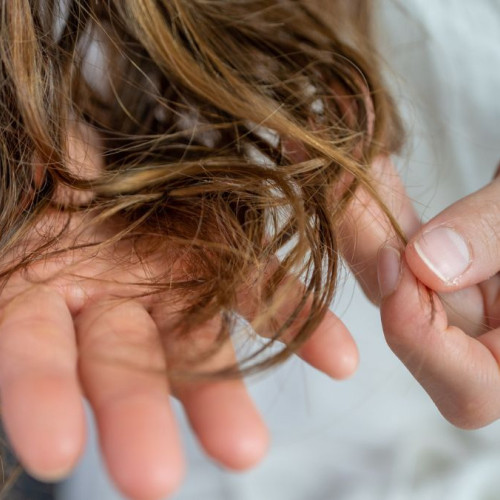 Un semn al bolii Parkinson ar putea fi ascuns în părul tău, arată un studiu