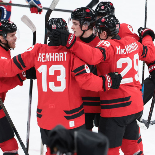 MacKinnon înscrie în ultimele secunde și trimite Canada în finala olimpică de hockey masculin