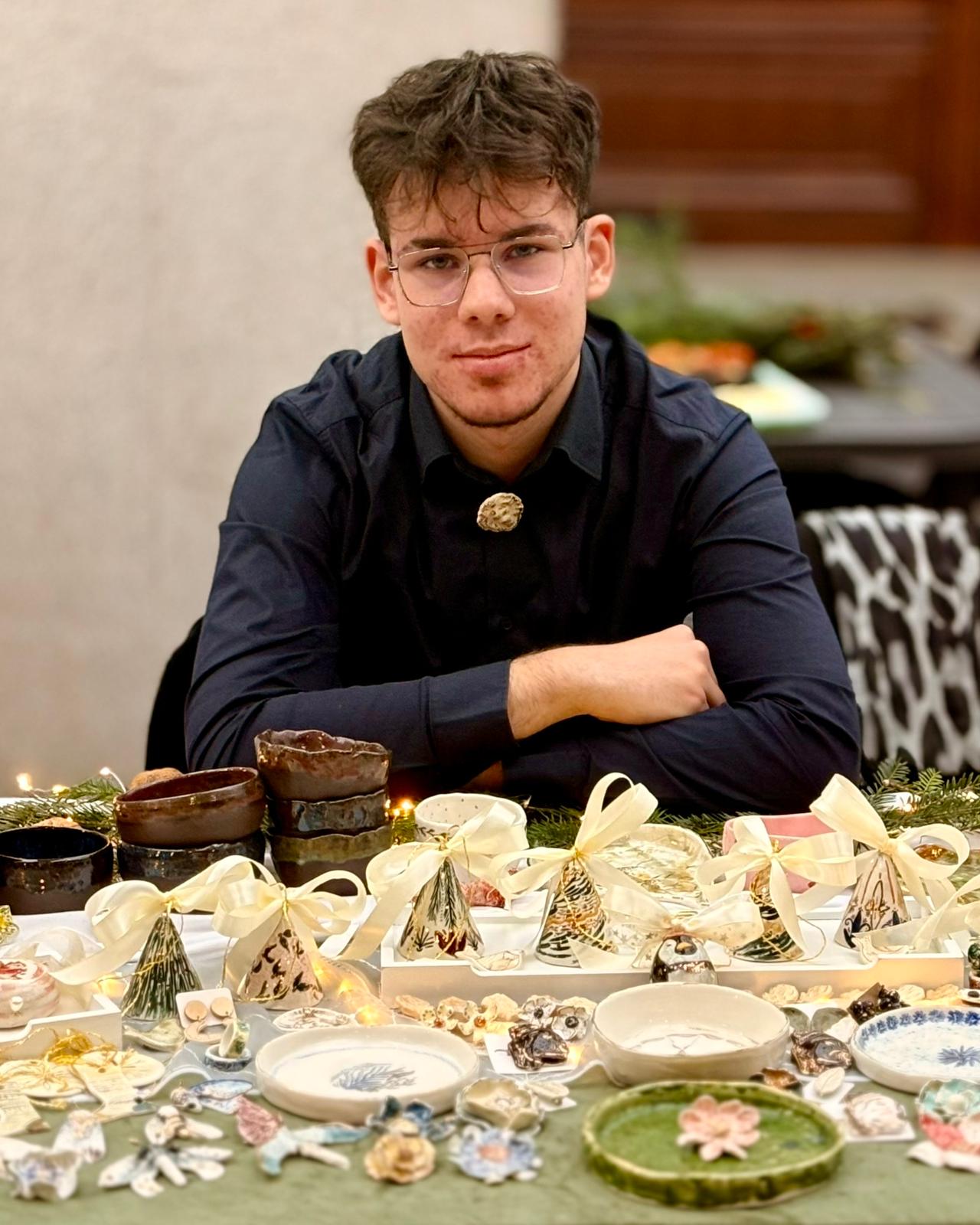 Silviu Groholschi din Botoșani, adolescent cu un talent promițător în ceramică