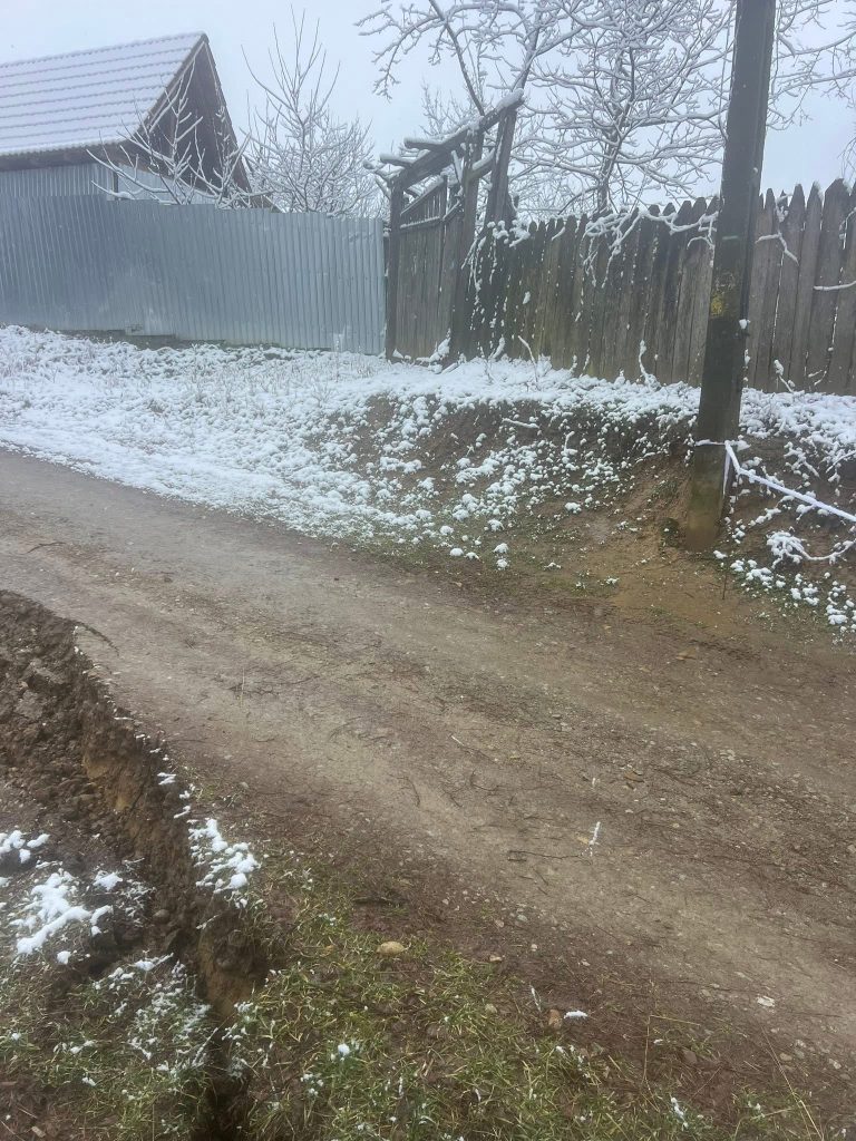 Primarul din Prigoria avertizează locuitorii din Negoiești despre alunecarea de teren