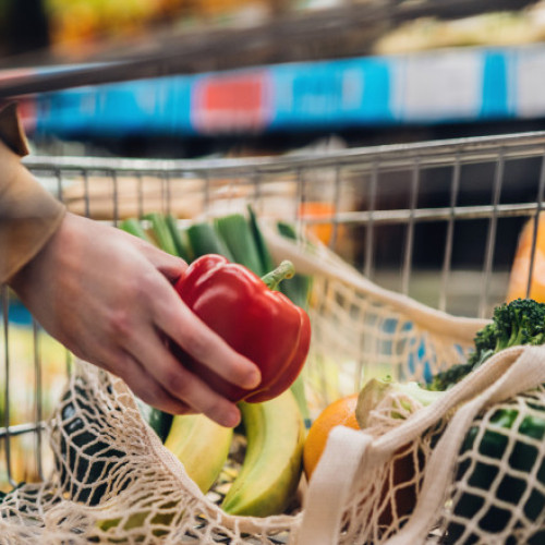 Credincioșii încep postul Paștelui, un test financiar major