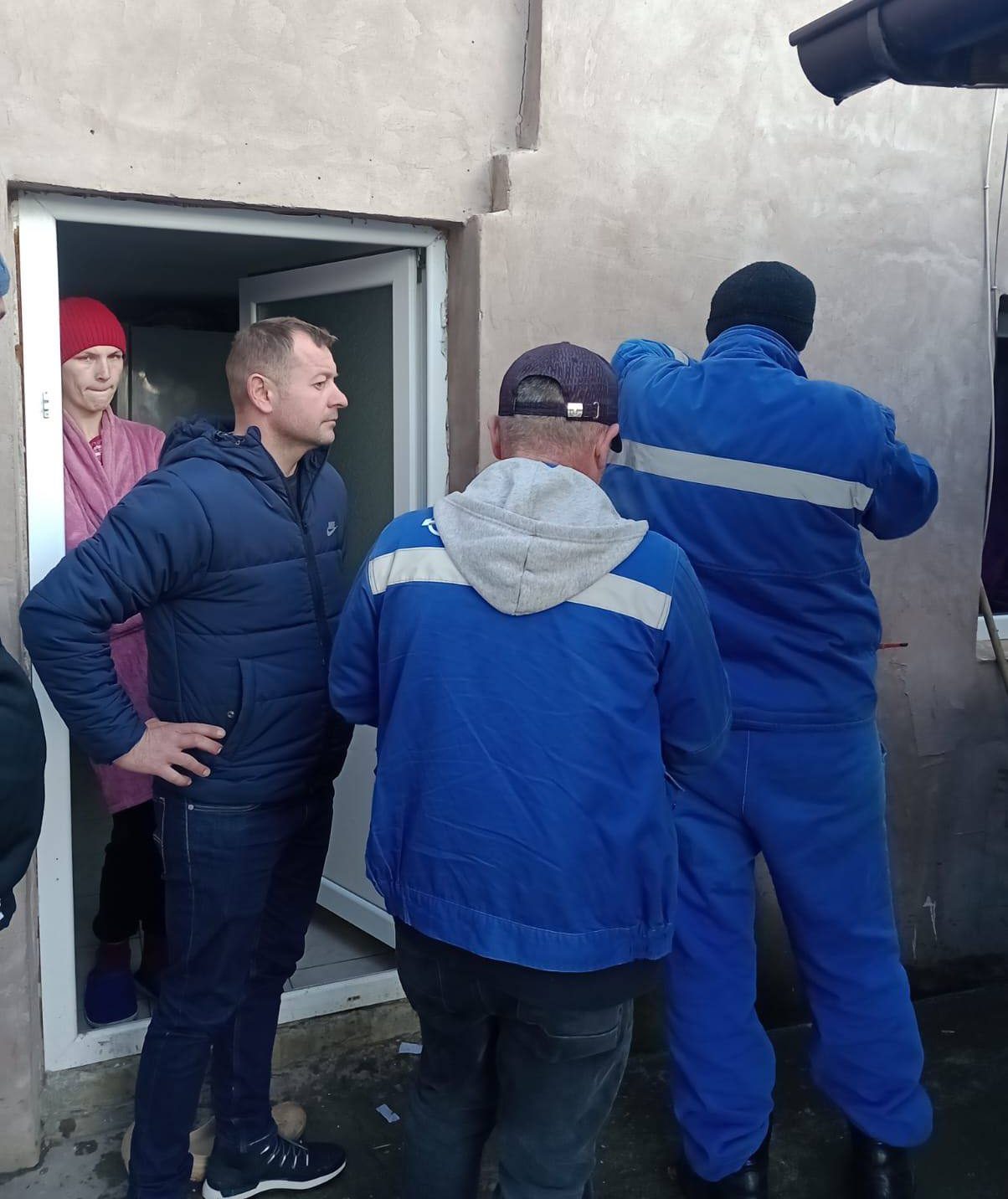 Locuitorii din Băleni se confruntă cu întreruperi de curent din cauza ninsorilor