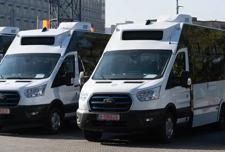 Florești introduce două microbuze noi pentru transport public