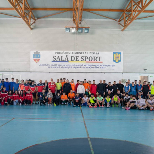 „Cupa Aninoasei” a reunit ieri nouă echipe la campionatul de fotbal în sală al comunei