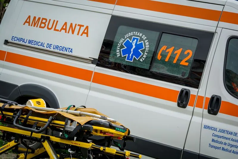 Elevă din Timișoara la spital după ce a înghițit medicamente