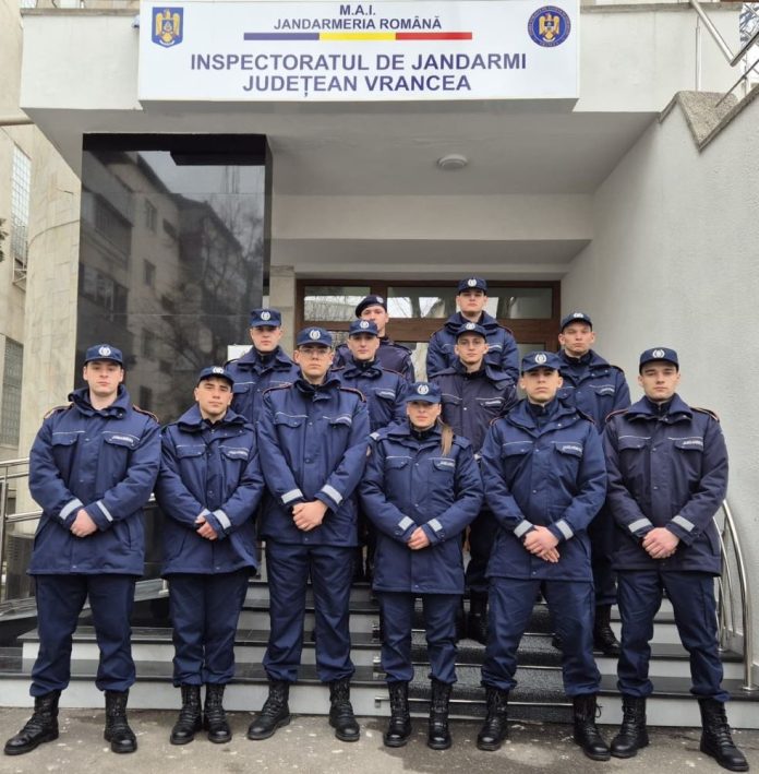 Treisprezece elevi din școlile militare încep stagiul de practică la Jandarmerie