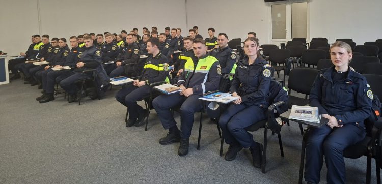 Elevi ai Școlilor de Poliție încep stagiul de practică în Maramureș