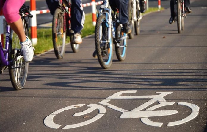 Parteneriat pentru mobilier urban destinat bicicliștilor în București