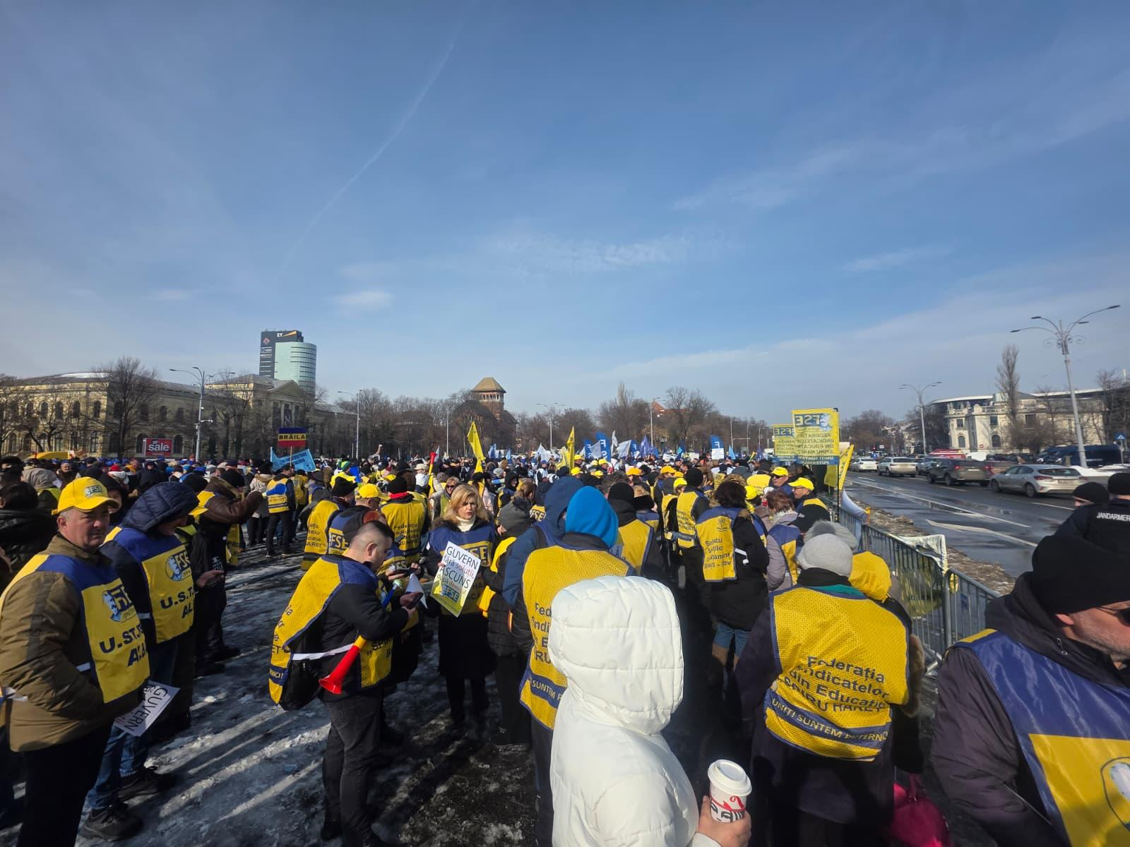 Protest masiv la Palatul Cotroceni împotriva subfinanțării educației