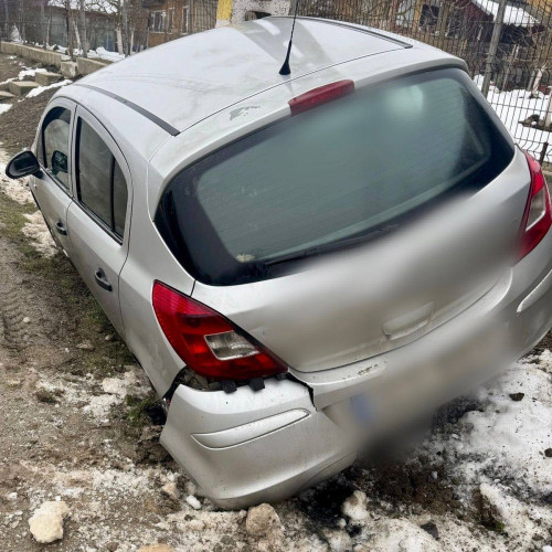 Accident rutier în comuna Râu Alb: două persoane rănite