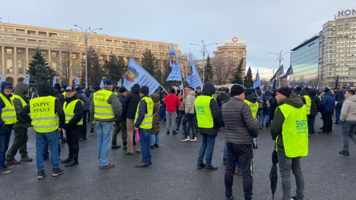 Polițiștii contestă modificările vârstei de pensionare printr-un protest programat