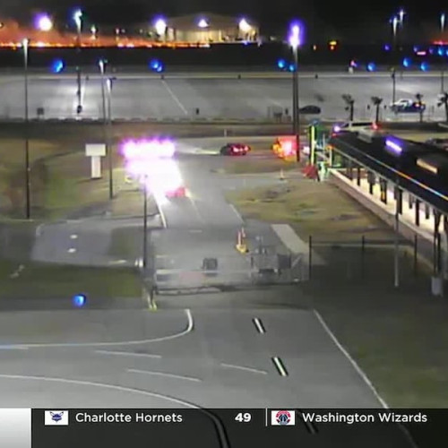 Pompierii stăpânesc un incendiu de iarbă la Aeroportul Savannah Hilton Head