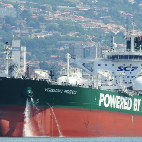 Exporturile de petrol brut ale Rusiei depășesc nivelul anterior invaziei Ucrainei