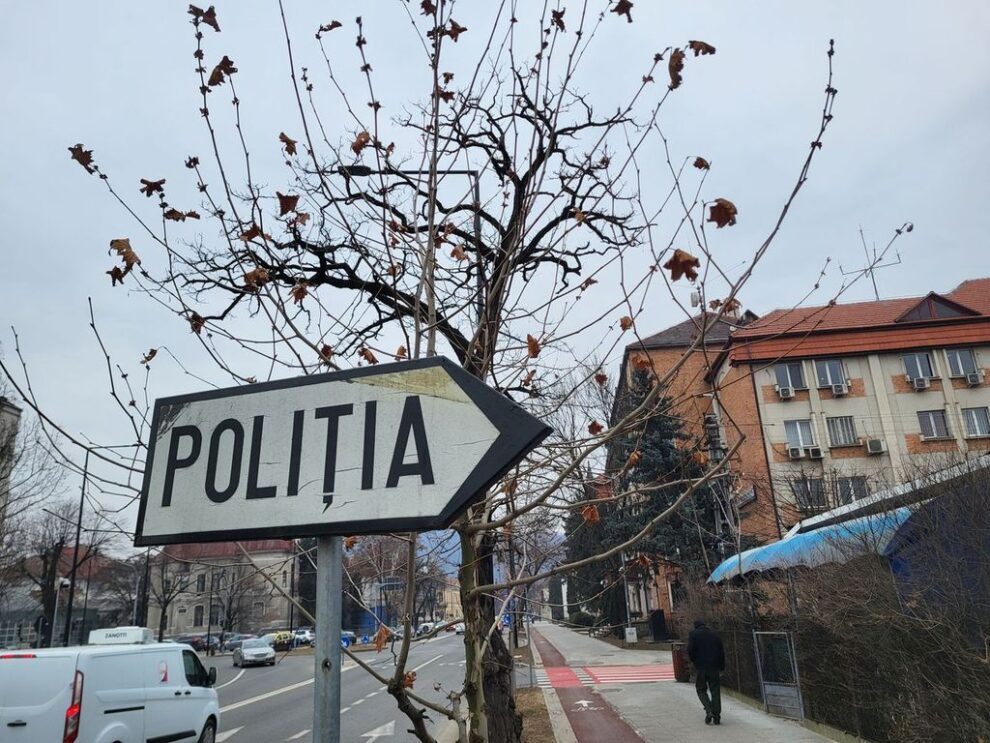 Agresiuni în Lechința: Trei tineri reținuți pentru violență în bar