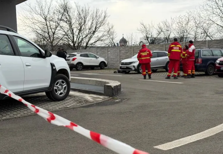 Trupul unui bărbat găsit într-o parcare din Florești
