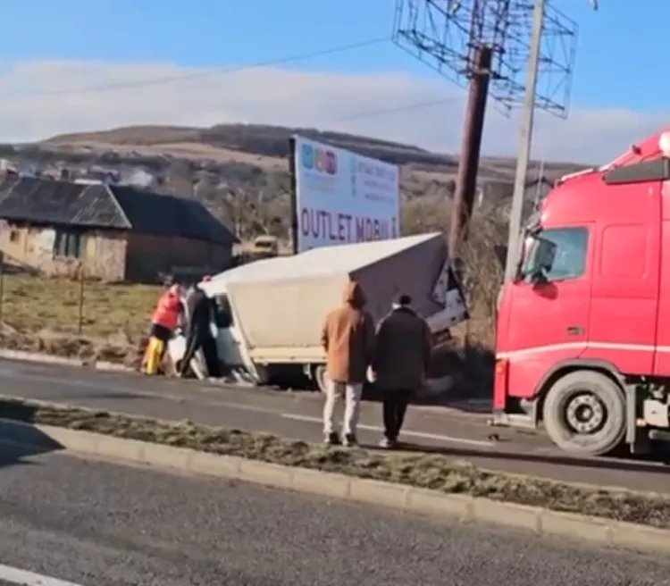 Accident rutier grav blochează complet DN1/E60, în Vâlcele