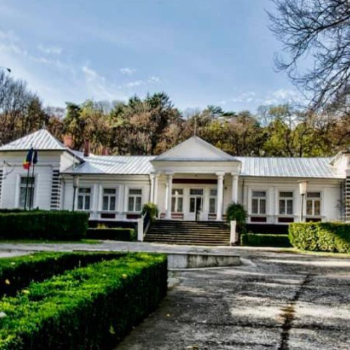 Domeniul de la Tescani se va renova. Ministrul Mircea Fechet: O importantă valoare culturală județeană