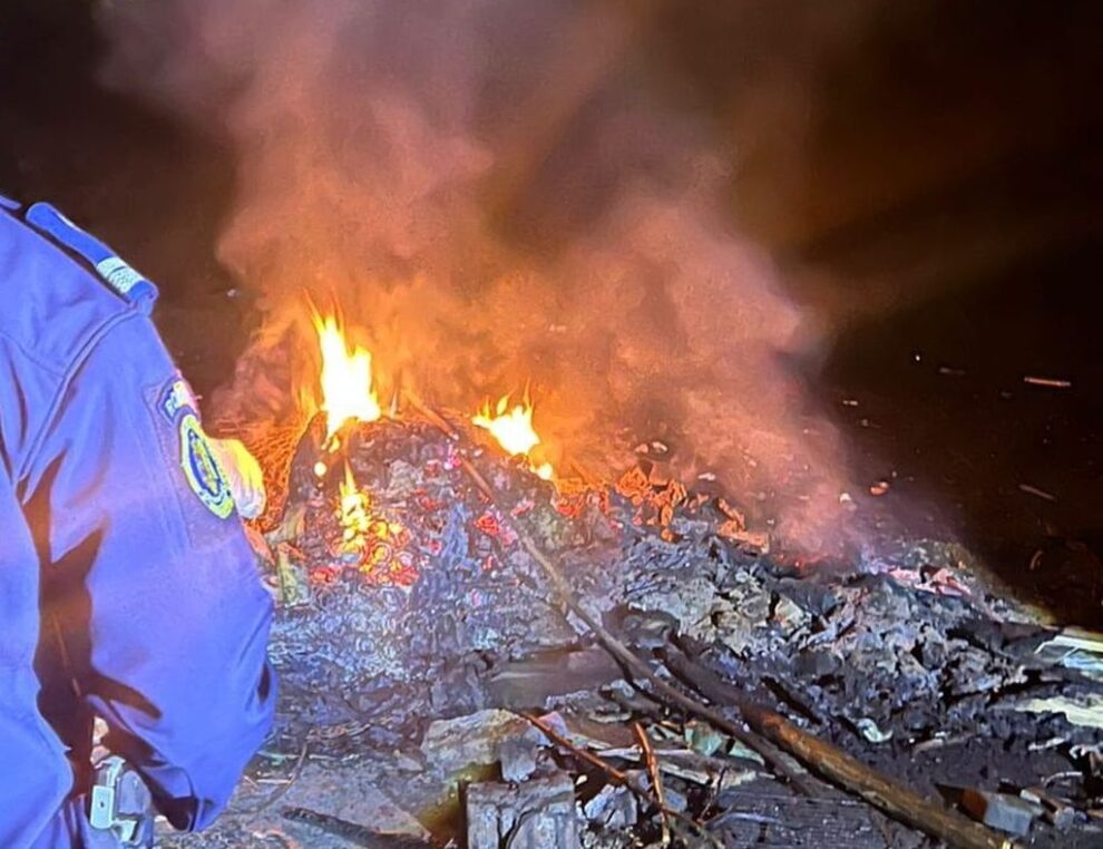 Bărbat din Năsăud amendat pentru incendierea deșeurilor în apropierea unei magistrale de gaz