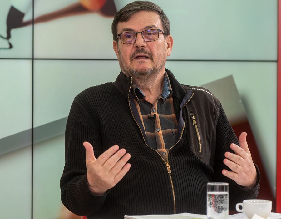 Marin Condescu continuă să lucreze în construcții fotovoltaice și la 69 de ani