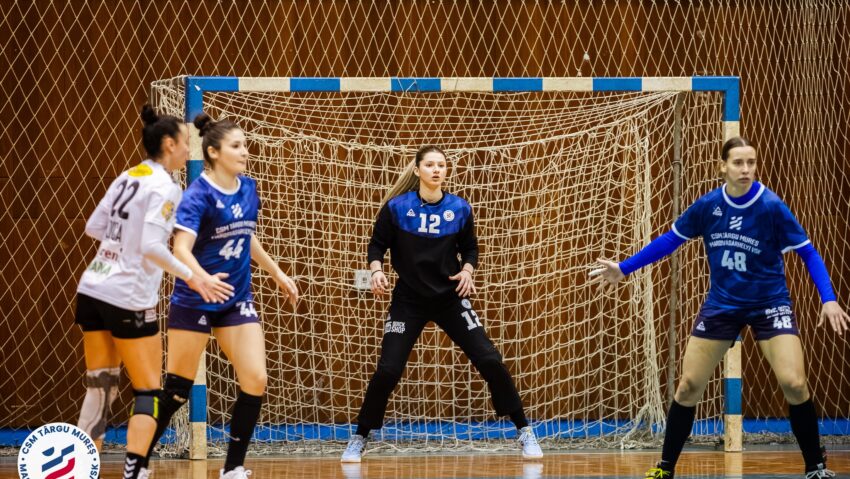 CSM Tg. Mureș joacă joi cu CSM Roman în play-off-ul Ligii Florilor