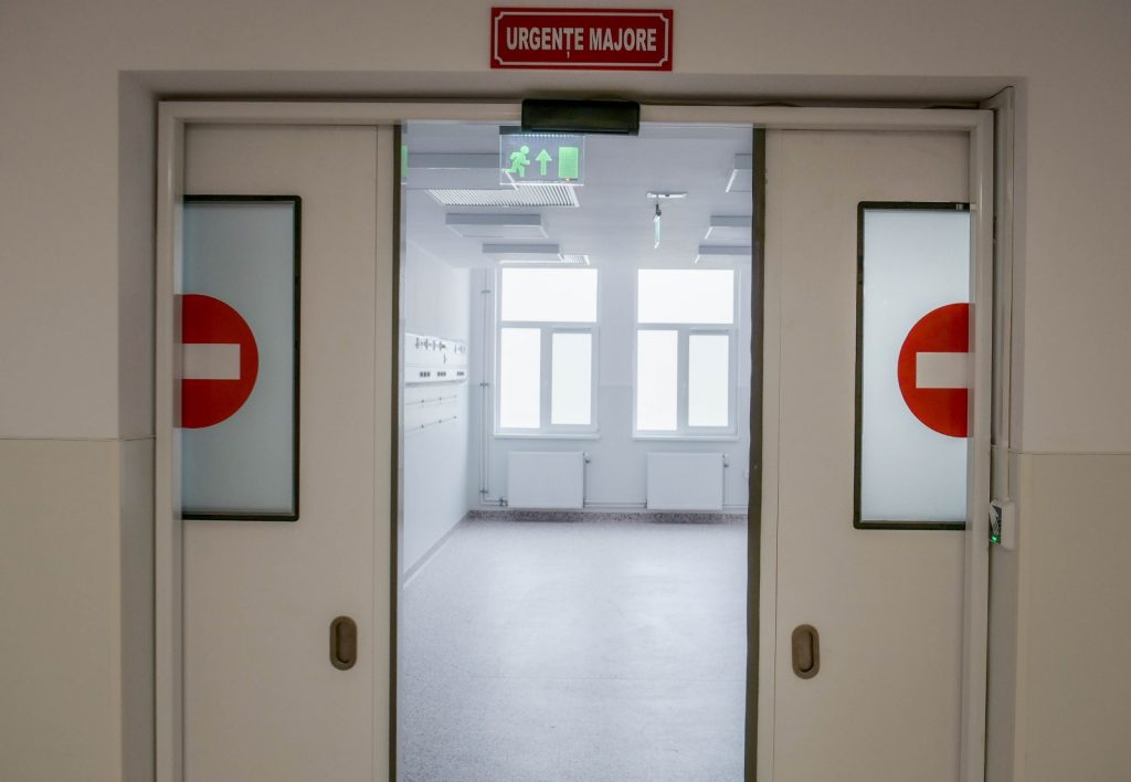 O fetiță de 12 ani a murit la Spitalul Județean Vâlcea după gripă