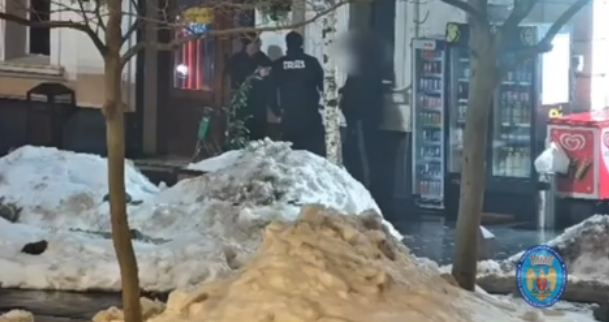 Primăria București combate afișele ilegale din centrul Capitalei