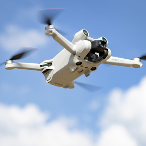 DJI dă în judecată FCC pentru restricții „neglijente” asupra dronelor sale