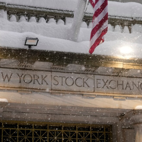 Acțiunile din SUA cresc după un nou aviz despre potențialul îmbunătățirilor AI