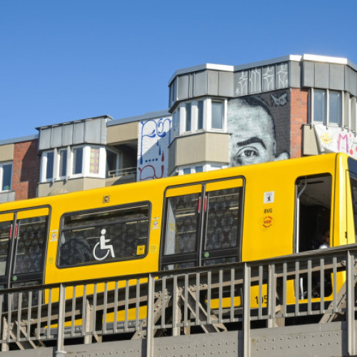 Iașiul ar putea deveni primul oraș din România cu un tren suspendat