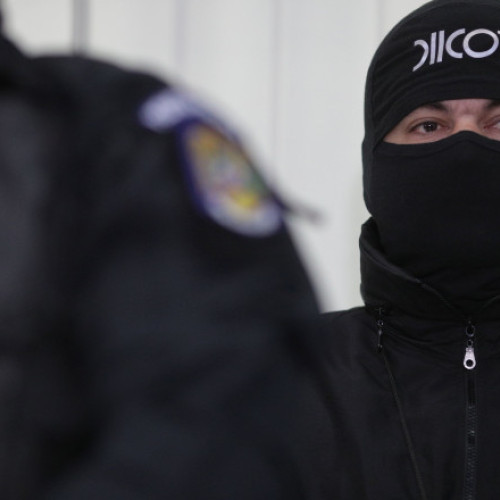Percheziții DIICOT într-un caz de exploatare sexuală în cluburi de striptease