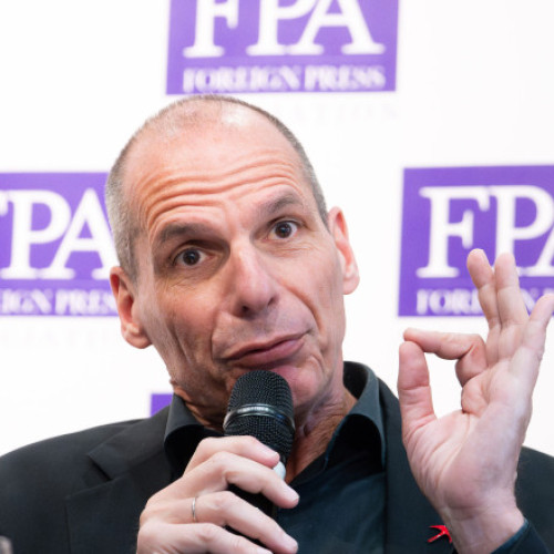 Yanis Varoufakis, acuzat de promovarea consumului de droguri într-un podcast