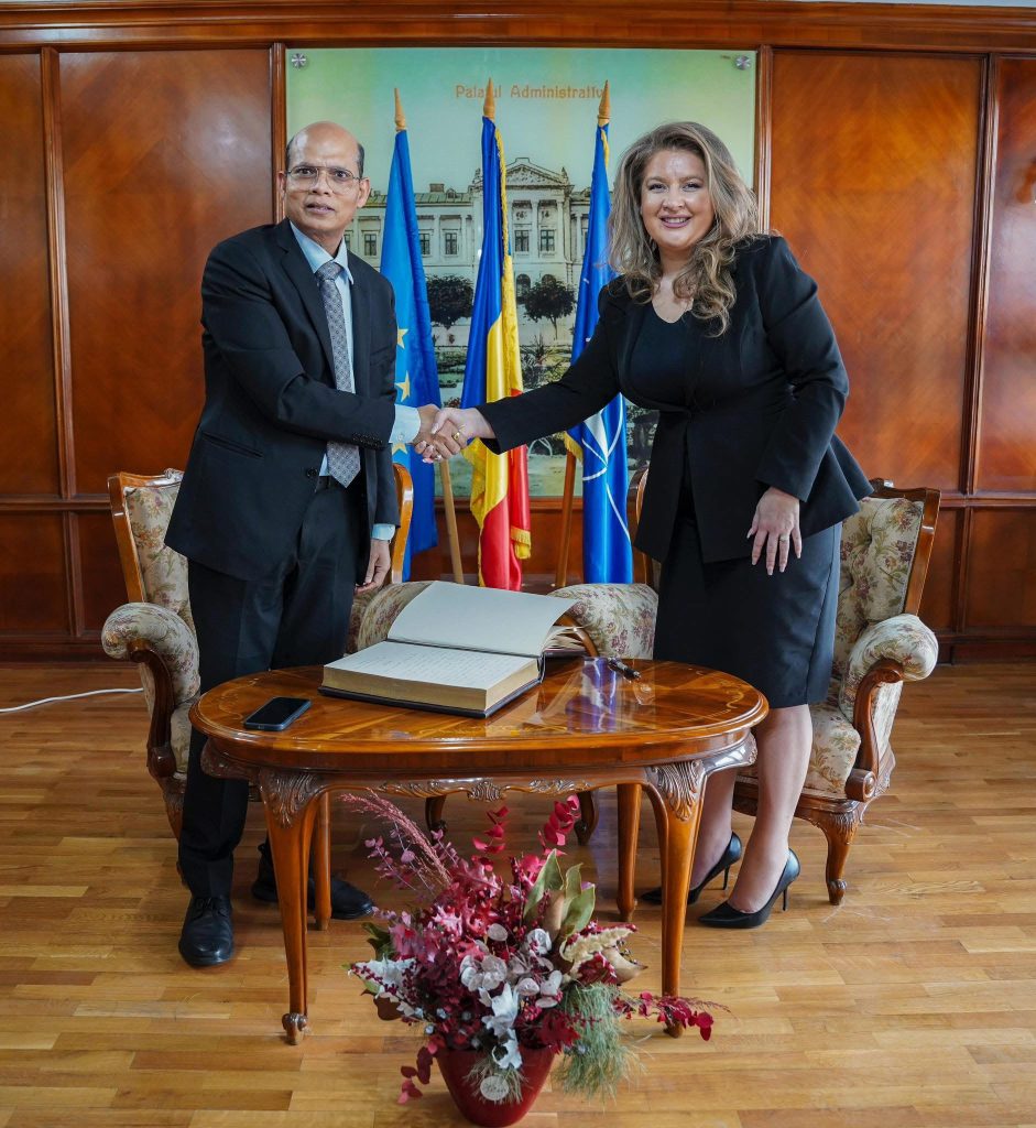 Întâlnire între prefectul Argeșului și ambasadorul Indiei pentru dezvoltarea cooperării
