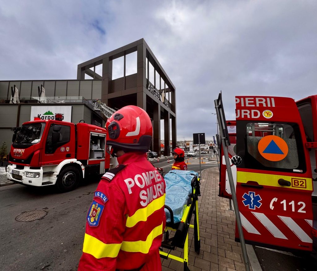 Exercițiu de intervenție la Argeș Mall pentru simularea situațiilor de urgență