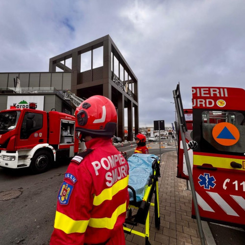 Exercițiu de intervenție la Argeș Mall pentru simularea situațiilor de urgență